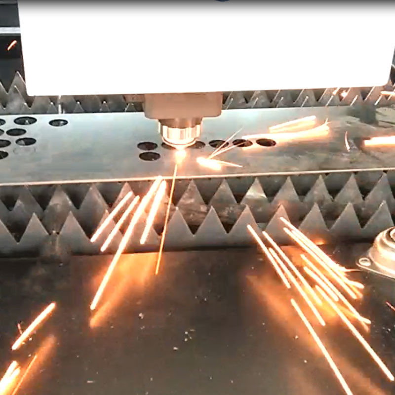 intera tagliatrice del laser della fibra della copertura 3015 1000W 4500kg per il piatto di acciaio inossidabile